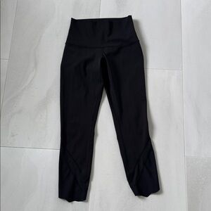 Lululemon Scalloped Cropped Wunder Under Black High-Waisted Leggings